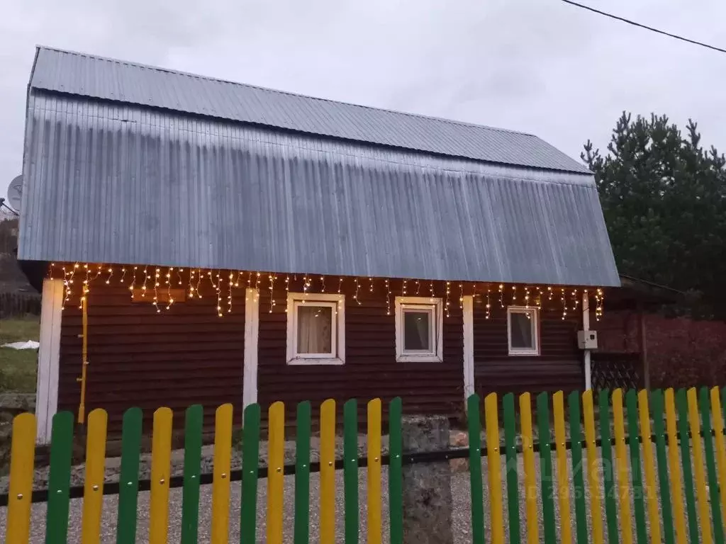 Дом в Пермский край, Губахинский муниципальный округ, Усьва рп ул. ... - Фото 1