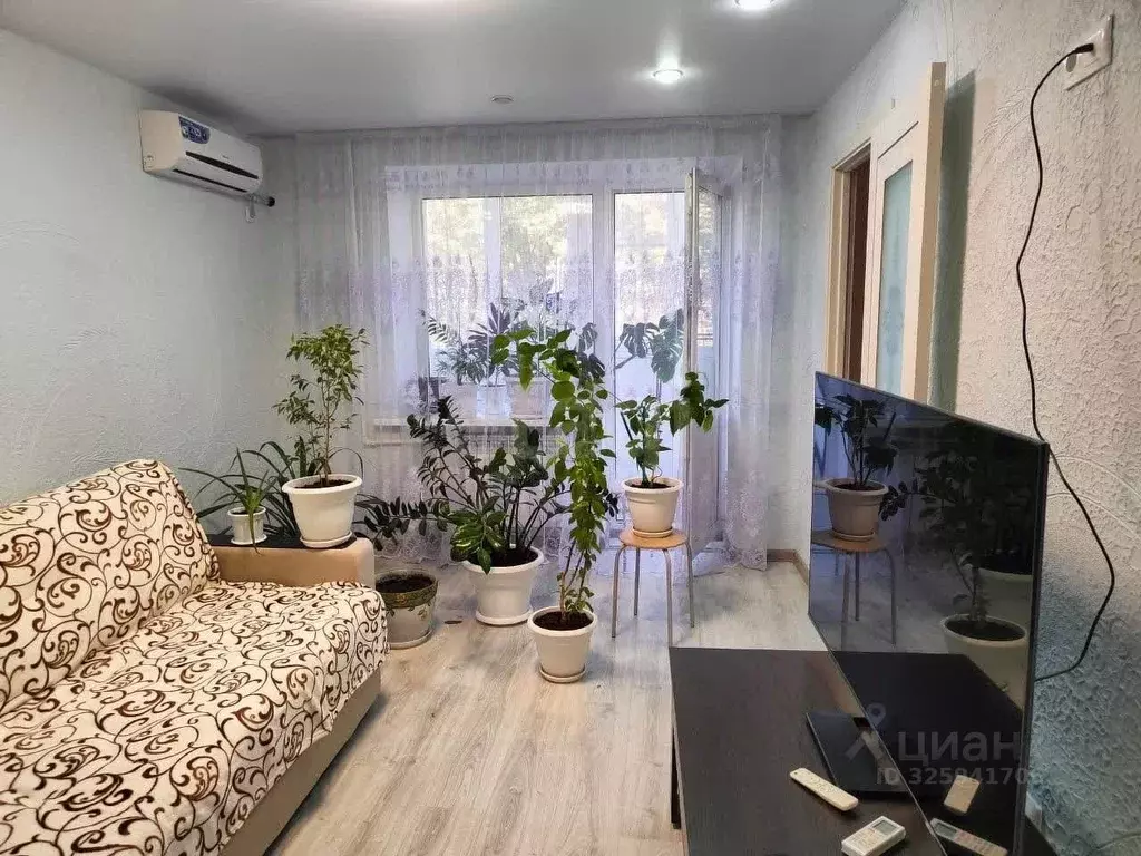 2-к кв. Ростовская область, Таганрог ул. Зои Космодемьянской, 24 (42.6 ... - Фото 1