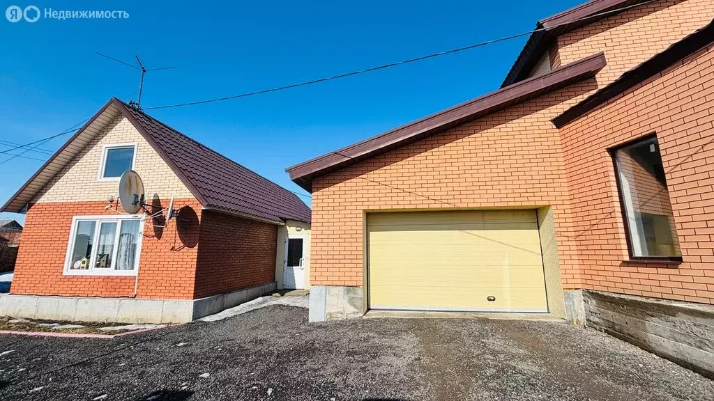 Дом в посёлок городского типа Промышленная, Звёздная улица (300 м) - Фото 1