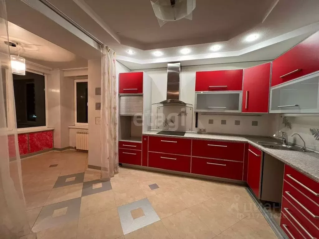1-к кв. Свердловская область, Екатеринбург ул. Татищева, 90 (74.2 м) - Фото 0