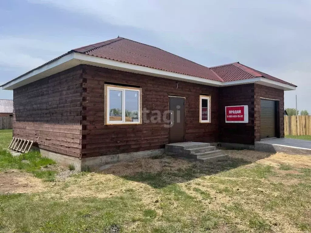 Дом в Хакасия, Усть-Абаканский район, с. Калинино  (110 м) - Фото 1