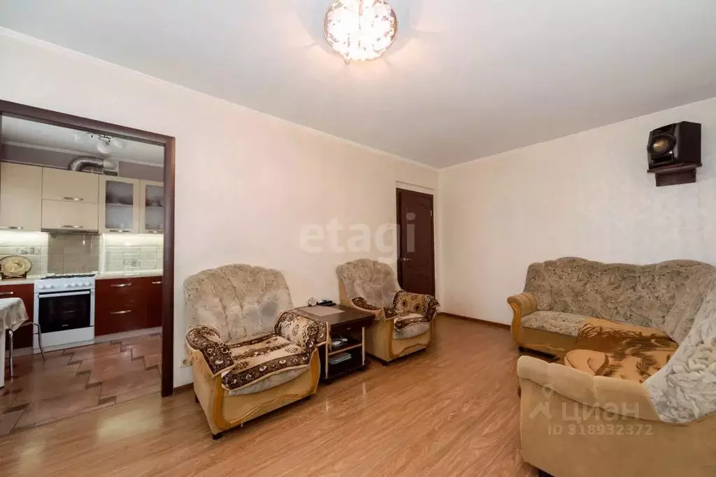 3-к кв. Алтайский край, Бийск ул. Разина, 70 (64.2 м) - Фото 0