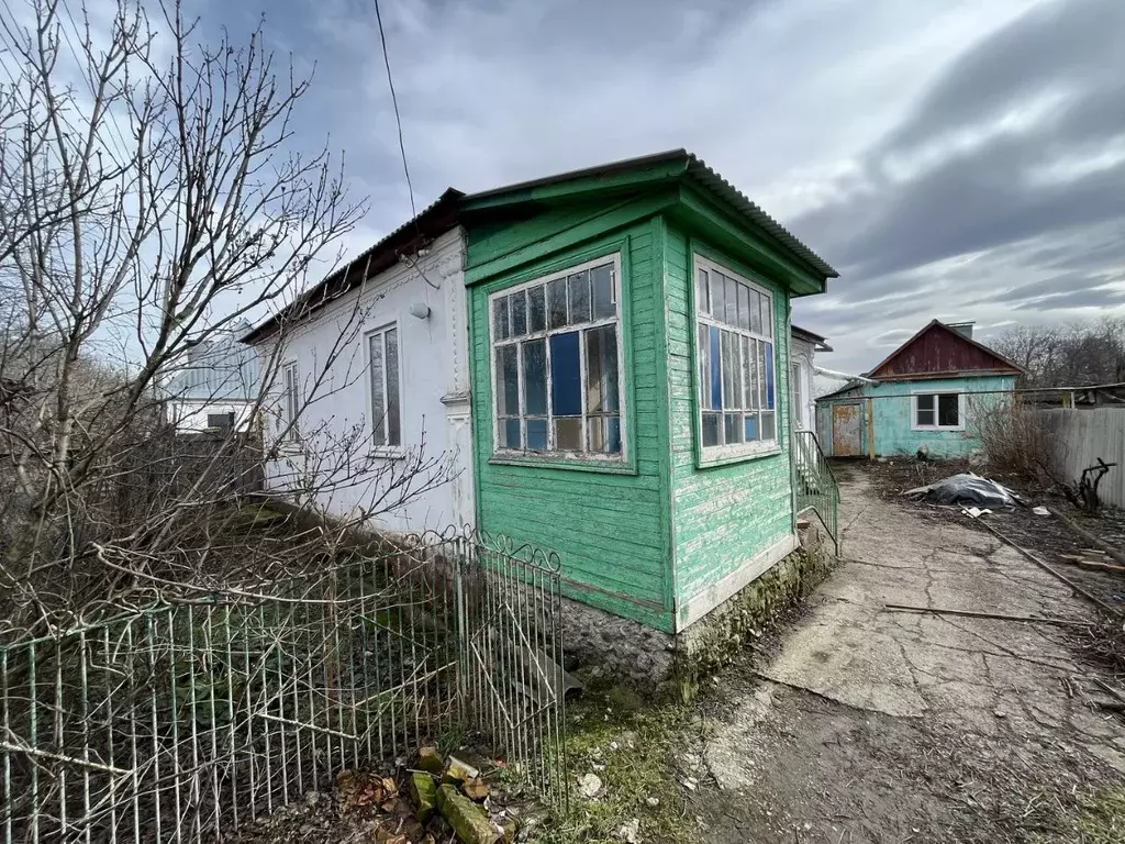 Дом в Краснодарский край, Лабинск Полевая ул., 10 (69 м) - Фото 2