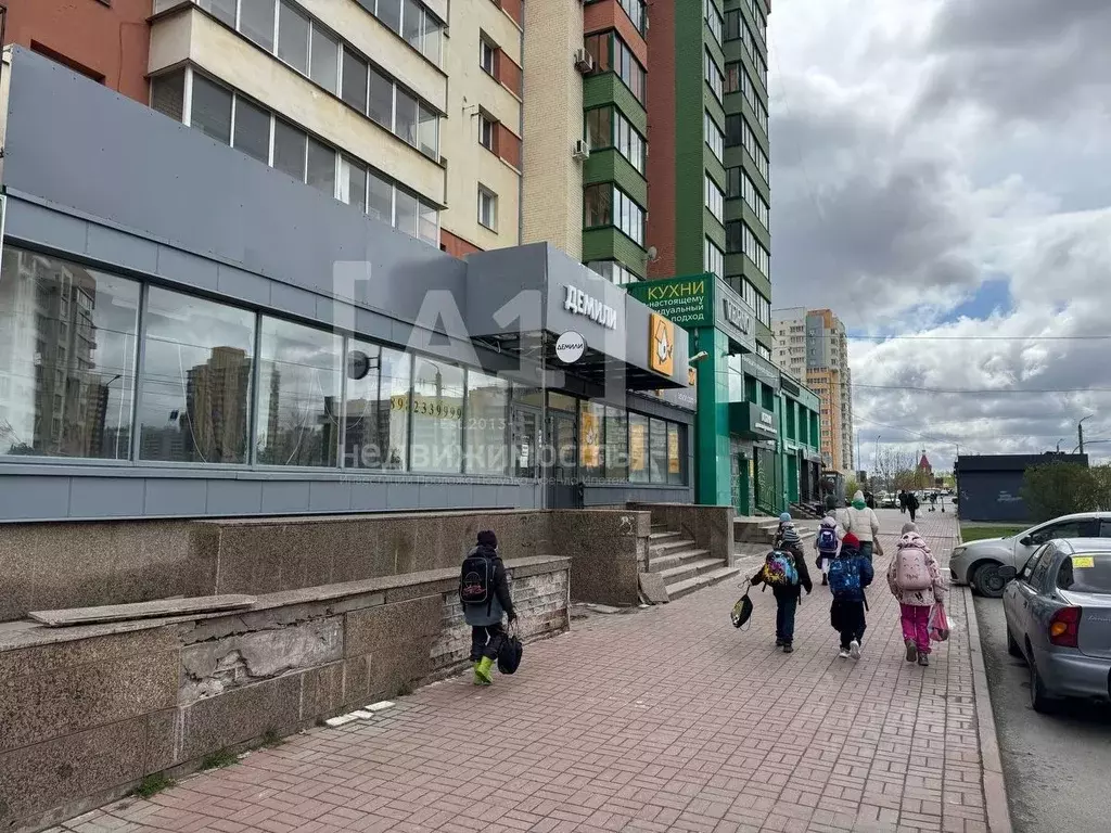 Торговая площадь в Челябинская область, Челябинск ул. Братьев ... - Фото 1