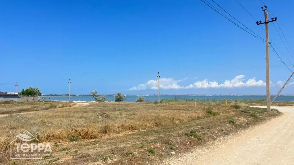 Участок в Крым, Сакский район, с. Штормовое ул. Морская (25.0 сот.) - Фото 0