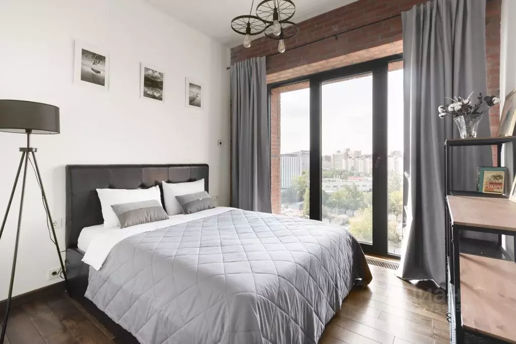 1-к кв. Санкт-Петербург наб. Макарова, 60 (35.7 м) - Фото 0