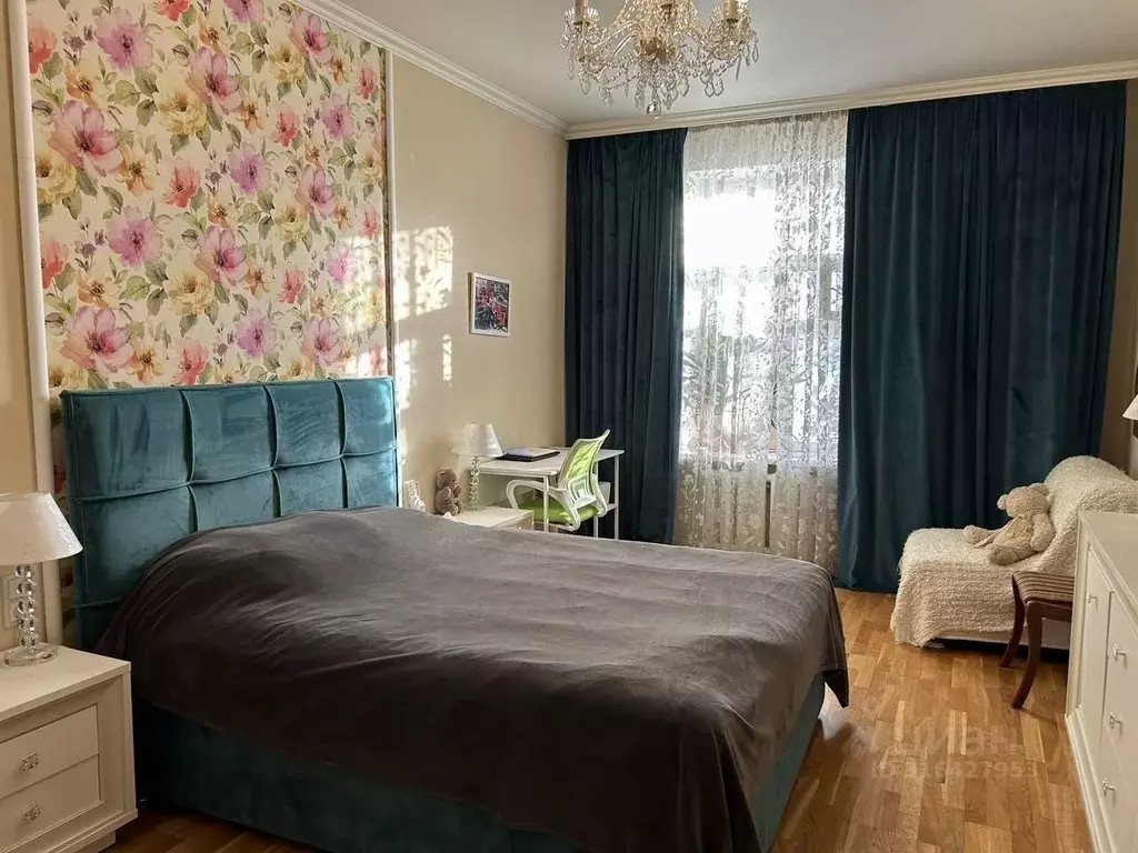 3-к кв. Санкт-Петербург наб. Лейтенанта Шмидта, 19 (115.0 м) - Фото 0