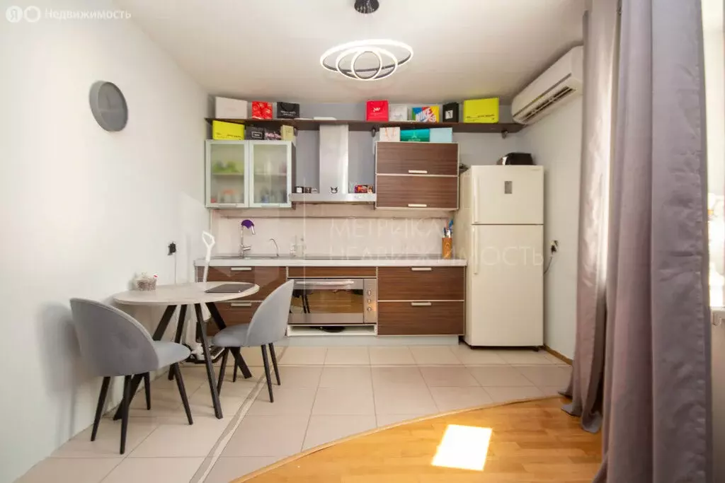 Квартира-студия: Тюмень, улица Грибоедова, 13к3 (41.8 м) - Фото 1