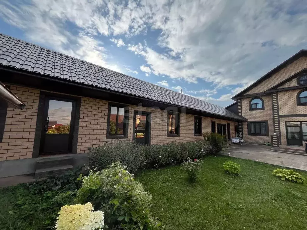 Дом в Башкортостан, Стерлибашевский сельсовет, с. Стерлибашево ул. ... - Фото 1