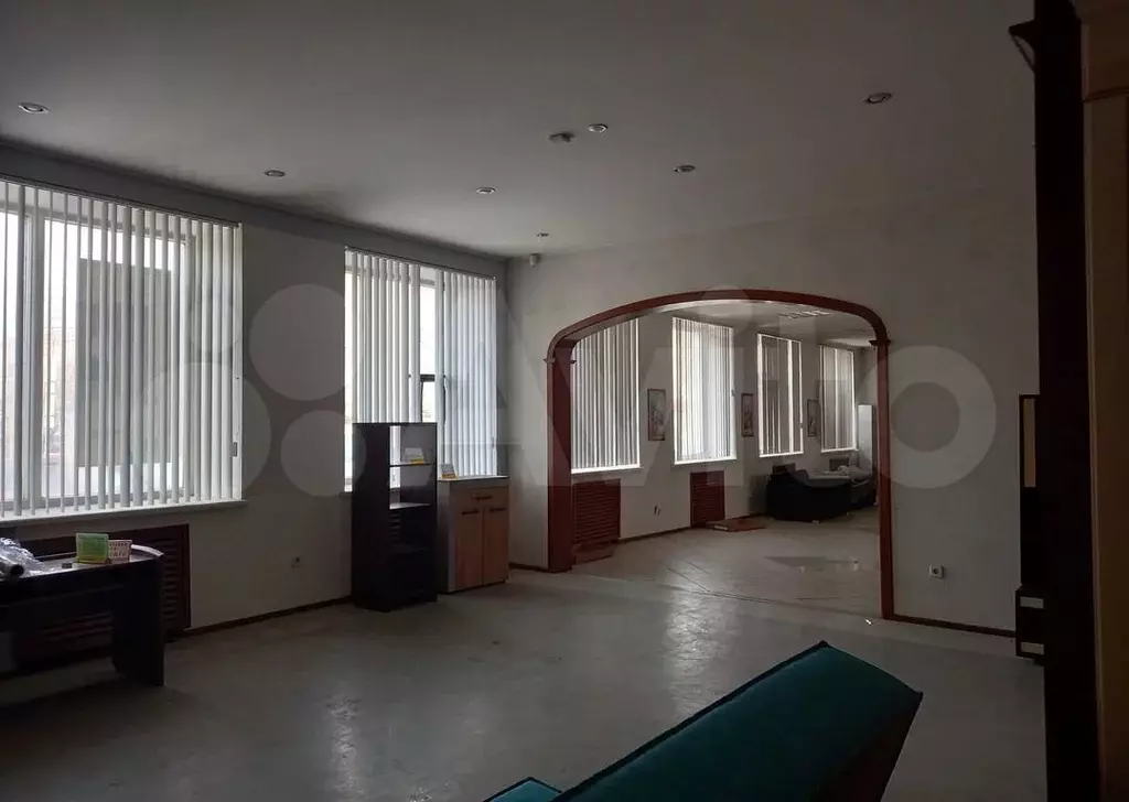 Аренда торгово-офисного помещения 300 м - Фото 1