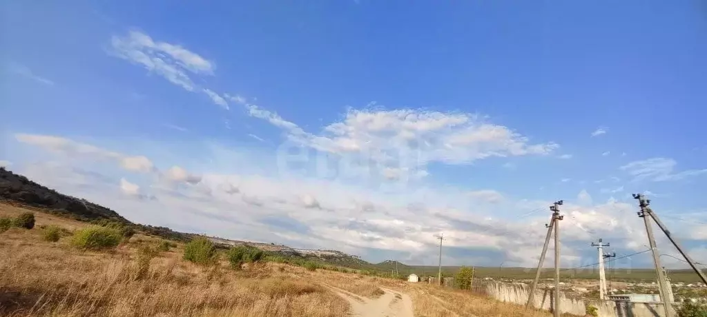 Участок в Крым, Бахчисарайский район, Куйбышевское с/пос, с. Танковое  ... - Фото 0