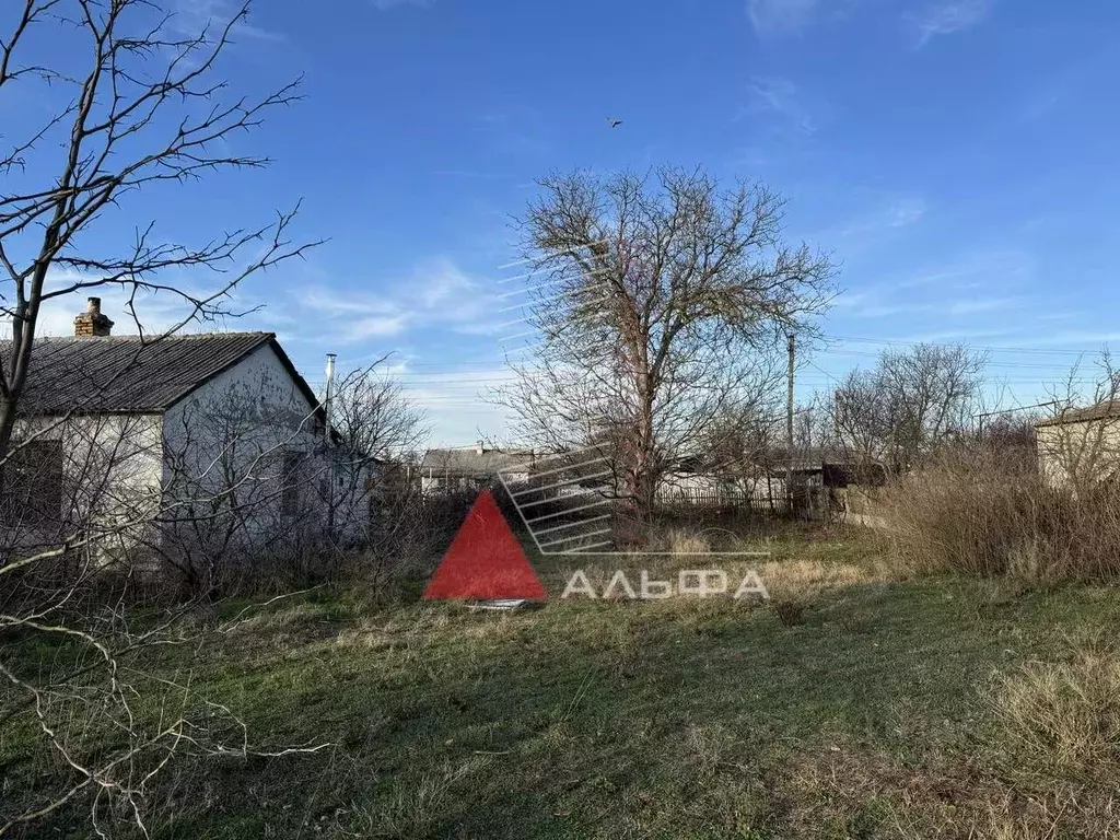 Дом в Крым, Черноморский район, с. Кировское ул. Быковского (53 м) - Фото 1