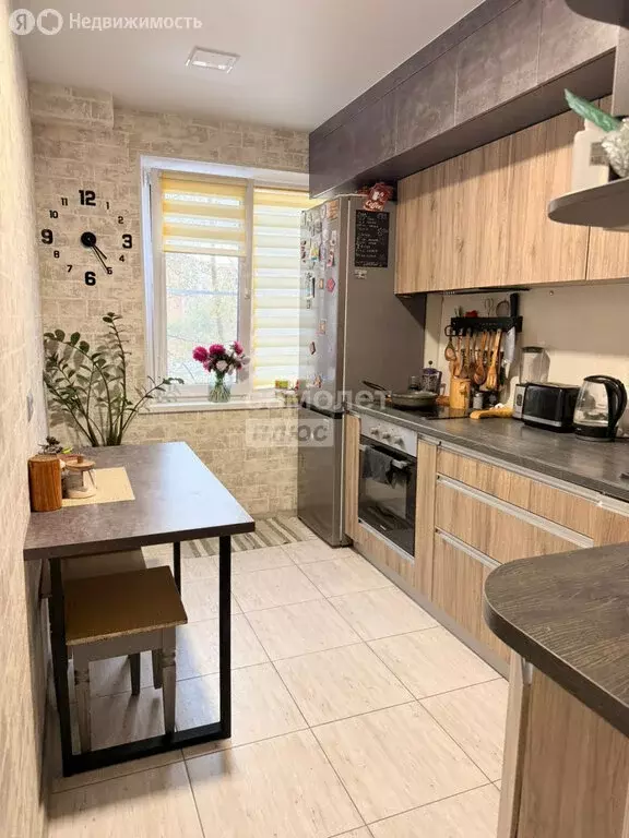 3-комнатная квартира: Барнаул, микрорайон Докучаево, улица Шукшина, 1 ... - Фото 2