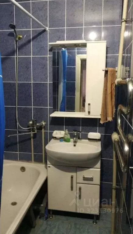 2-к кв. Белгородская область, Белгород ул. Есенина, 8 (67.0 м) - Фото 0