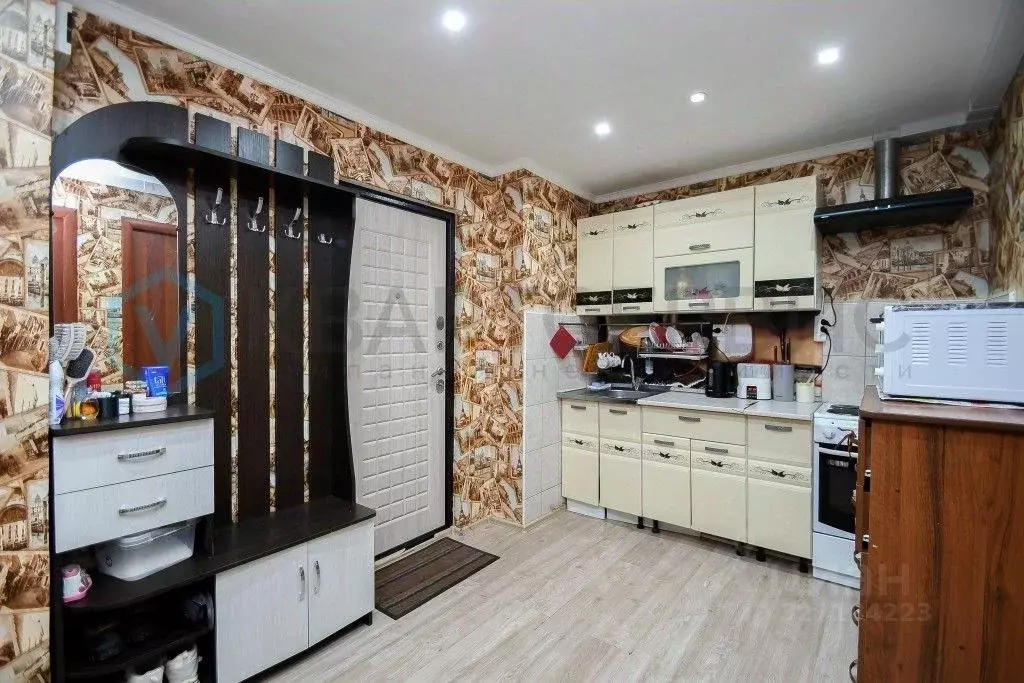 Комната Омская область, Омск Городок Нефтяников мкр, ул. 50 лет ... - Фото 1