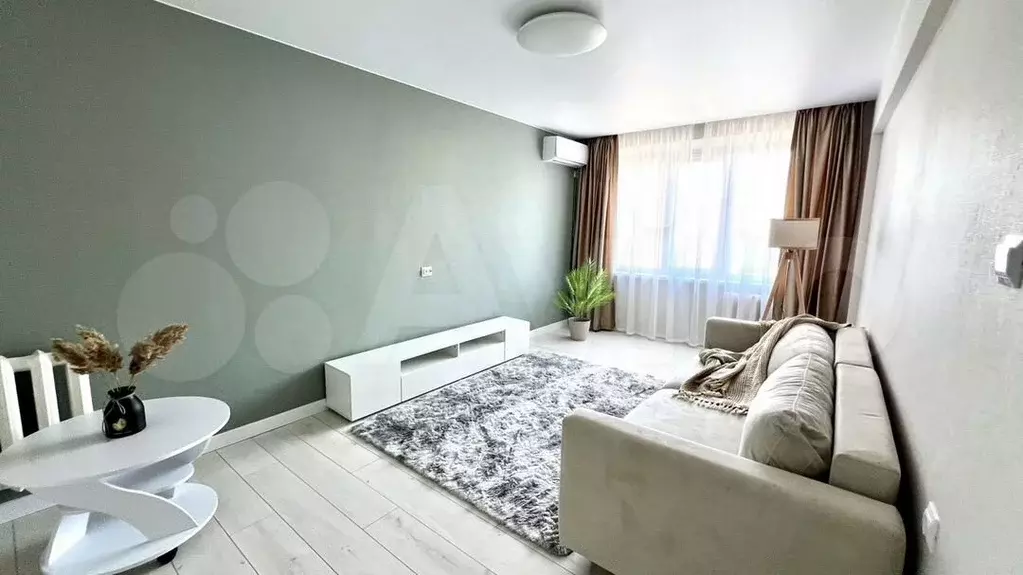 3-к. квартира, 70м, 3/6эт. - Фото 1