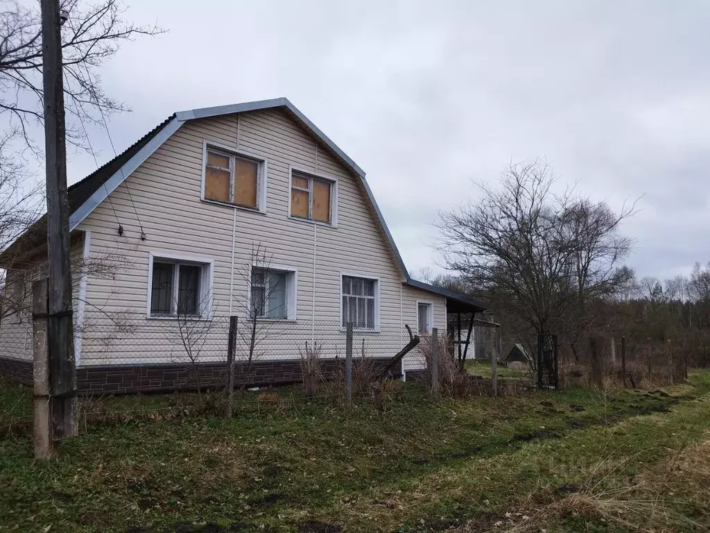 Дом в Тверская область, Старицкий муниципальный округ, д. Шебаршино  ... - Фото 1