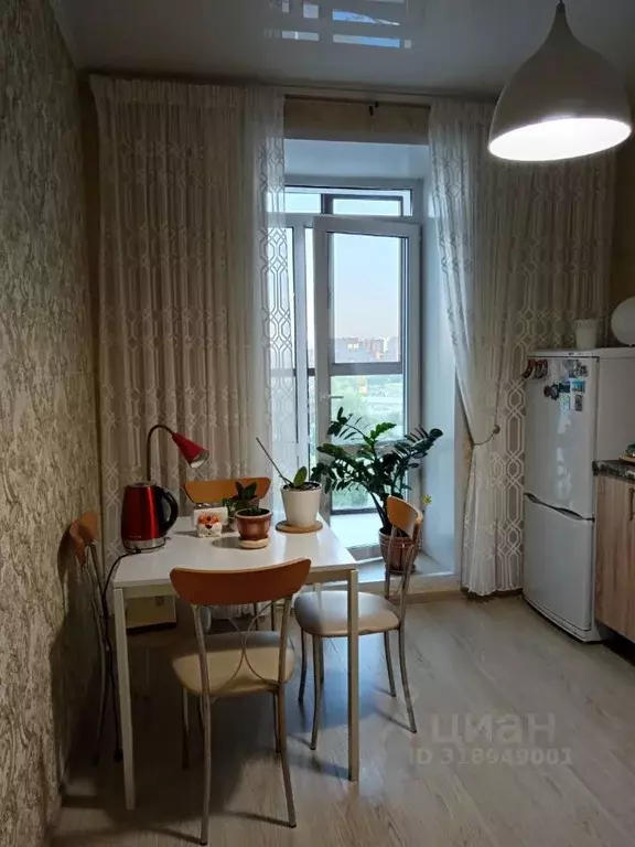 1-к кв. Омская область, Омск ул. Красный Путь, 101к1 (40.0 м) - Фото 0