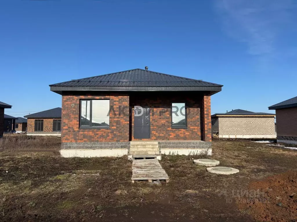 Дом в Башкортостан, Уфимский район, Русско-Юрмашский сельсовет, с. ... - Фото 1