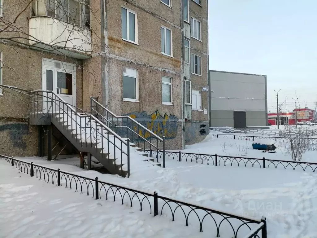 Торговая площадь в Мурманская область, Мончегорск просп. Ленина, 10 ... - Фото 1