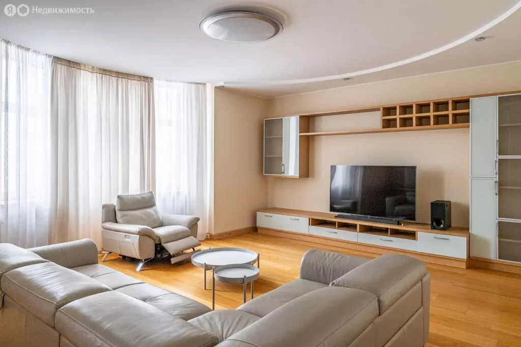 2-комнатная квартира: Екатеринбург, улица Карла Маркса, 25 (135.4 м) - Фото 2