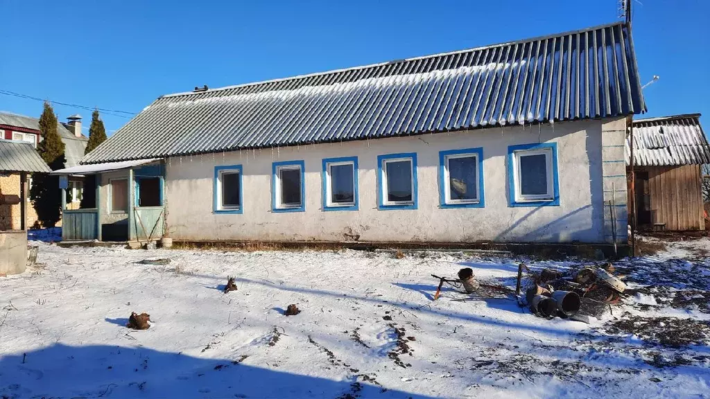 Дом в Тульская область, Киреевский район, с. Дедилово ул. Советская, ... - Фото 0