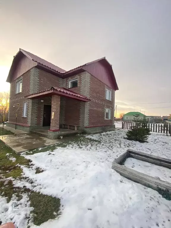Дом в Алтайский край, с. Калманка пер. Комсомольский (137 м) - Фото 0