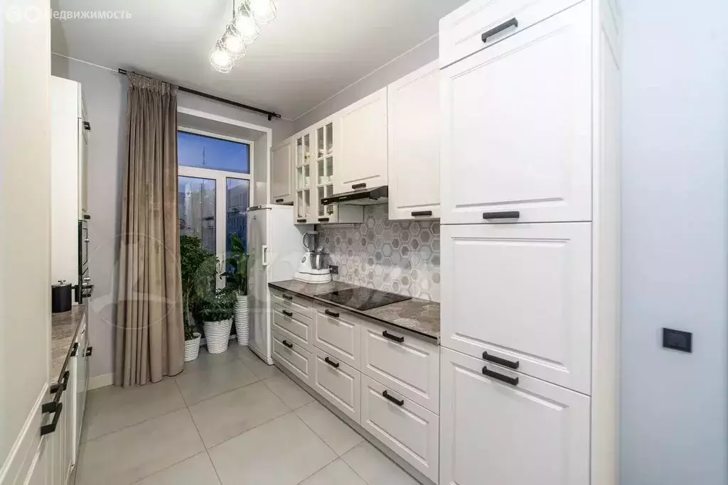 2-комнатная квартира: Тюмень, улица Орджоникидзе, 51 (67 м) - Фото 2