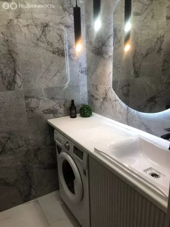 4-комнатная квартира: Можга, Садовая улица, 8 (81.5 м) - Фото 0