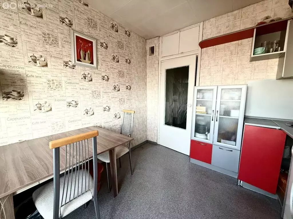 3-комнатная квартира: Саяногорск, микрорайон Интернациональный, 8 ... - Фото 2