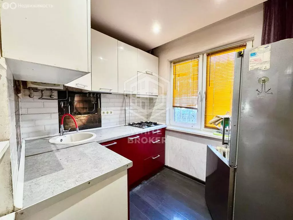 3-комнатная квартира: Ялта, улица Бирюкова, 36 (61.6 м) - Фото 1