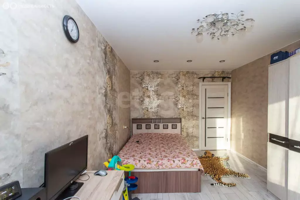 2-комнатная квартира: Тобольск, 8-й микрорайон, 12 (48.2 м) - Фото 1