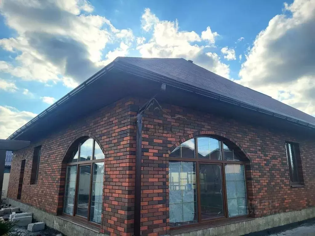 Коттедж в Белгородская область, Старооскольский городской округ, с. ... - Фото 1