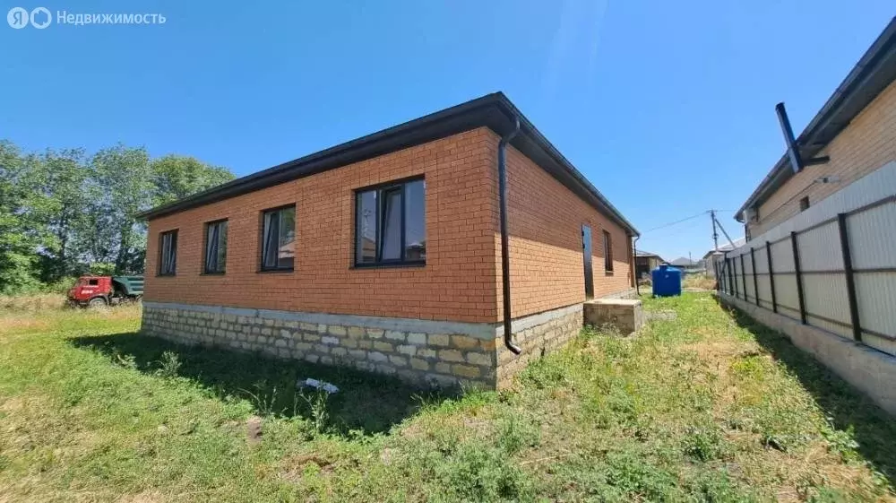 Дом в Михайловск, улица Владимира Ацуты, 171 (105 м) - Фото 1