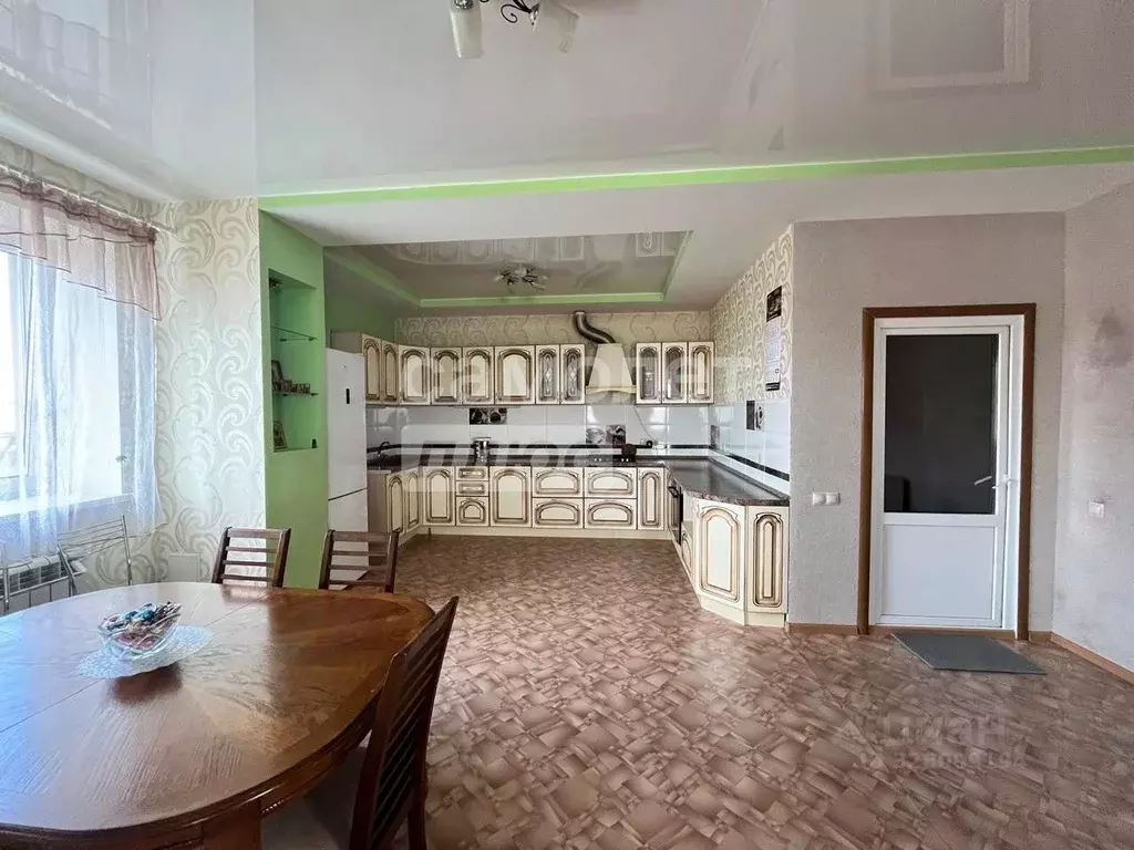 Коттедж в Омская область, Омск Литейная ул. (249 м) - Фото 2