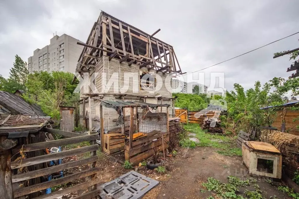 Дом в Алтайский край, Барнаул ул. Халманова (21 м) - Фото 1