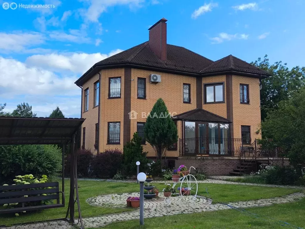Дом в Белгород, улица имени Раздобаркина, 2А (288.4 м) - Фото 0