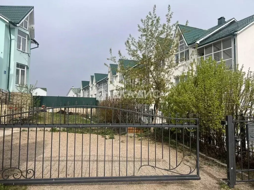 Таунхаус в Иркутская область, Иркутск Ершовский мкр, 32/5 (250 м) - Фото 1