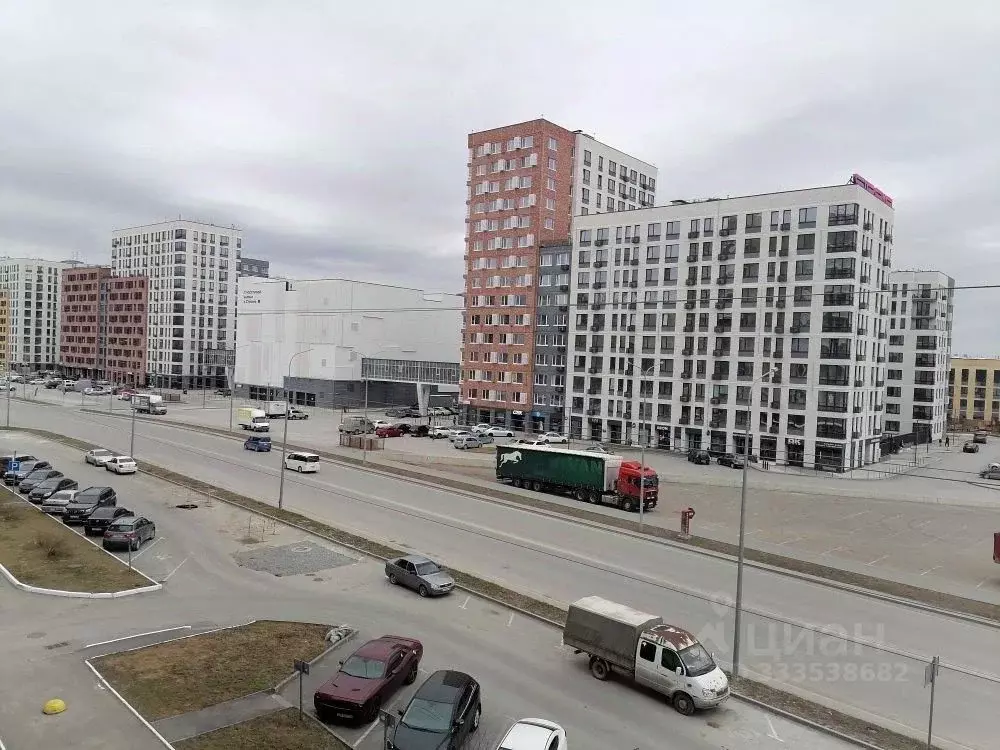 3-к кв. Тюменская область, Тюмень Кремлевская ул., 102к1 (65.1 м) - Фото 1