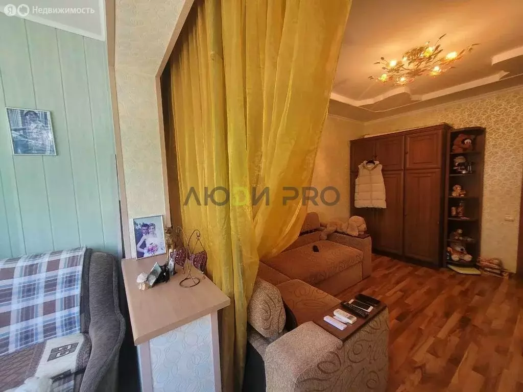 2-комнатная квартира: Ялта, улица Халтурина, 33 (68 м) - Фото 2