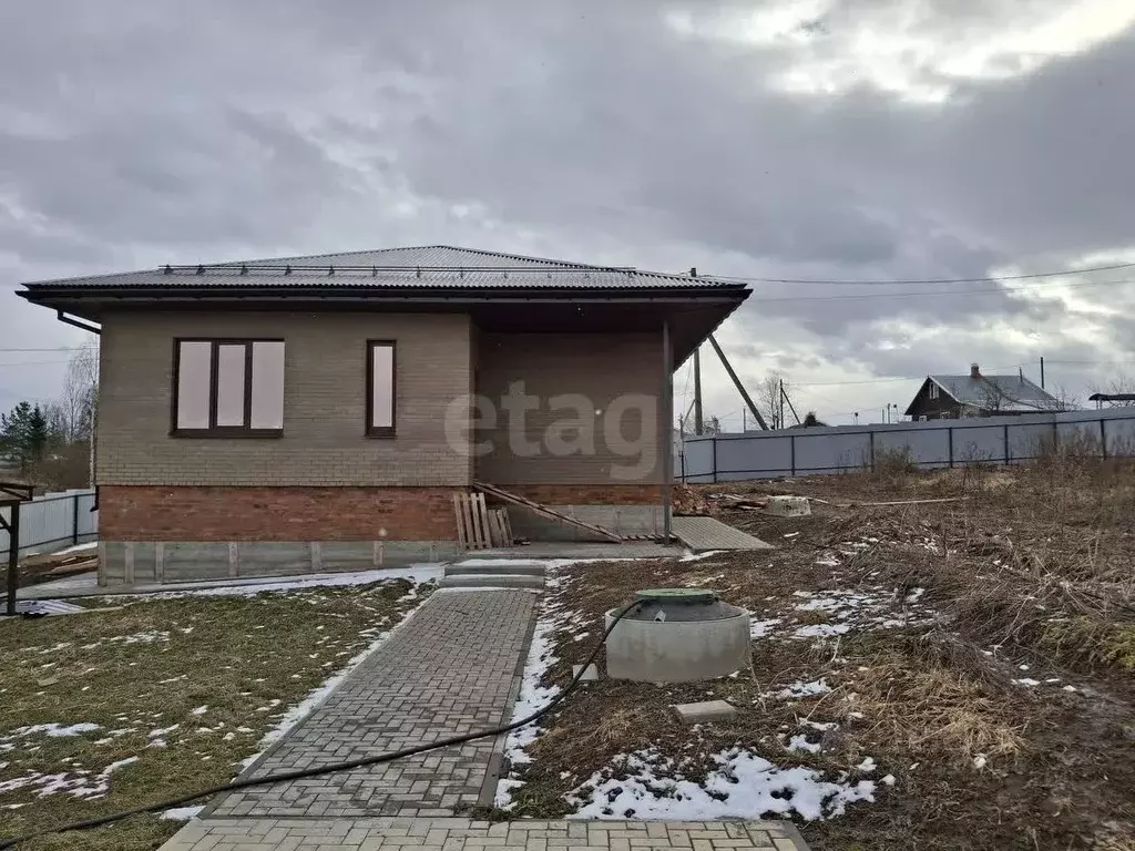 Дом в Вологодская область, пос. Ермаково ул. Морская, 1 (100 м) - Фото 1