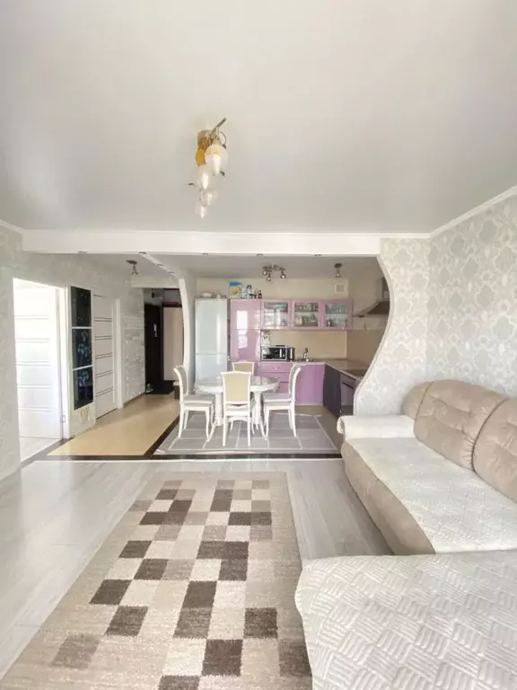 3-к кв. Омская область, Омск ул. Ватутина, 33 (70.0 м) - Фото 1