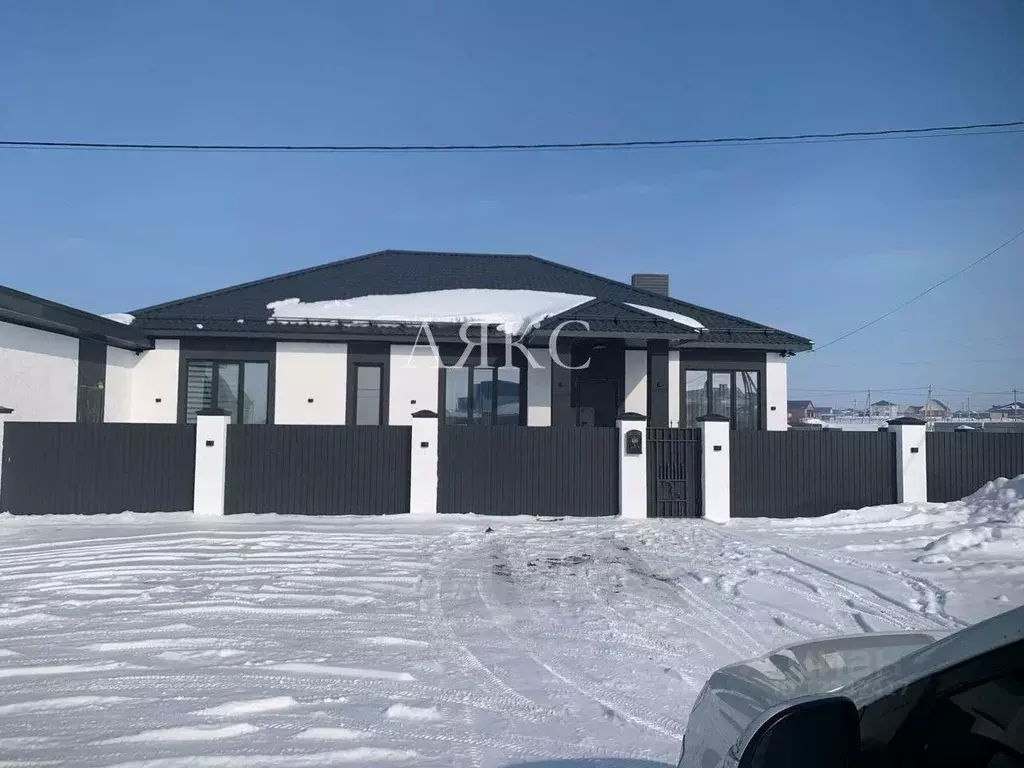Дом в Башкортостан, Ишимбай ул. Ягодная (168 м) - Фото 0