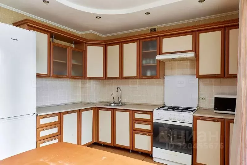3-к кв. Татарстан, Казань ул. Юлиуса Фучика, 82 (90.4 м) - Фото 0