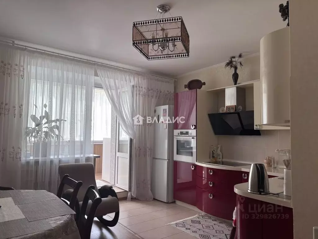 2-к кв. Белгородская область, Белгород ул. 5 Августа, 31 (87.5 м) - Фото 0