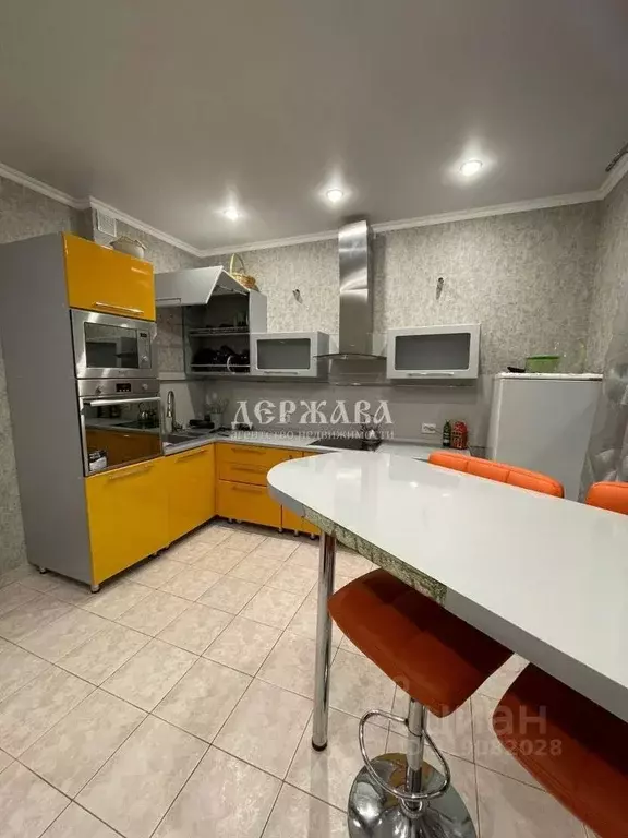 1-к кв. Белгородская область, Старый Оскол Степной мкр, 1 (76.0 м) - Фото 0