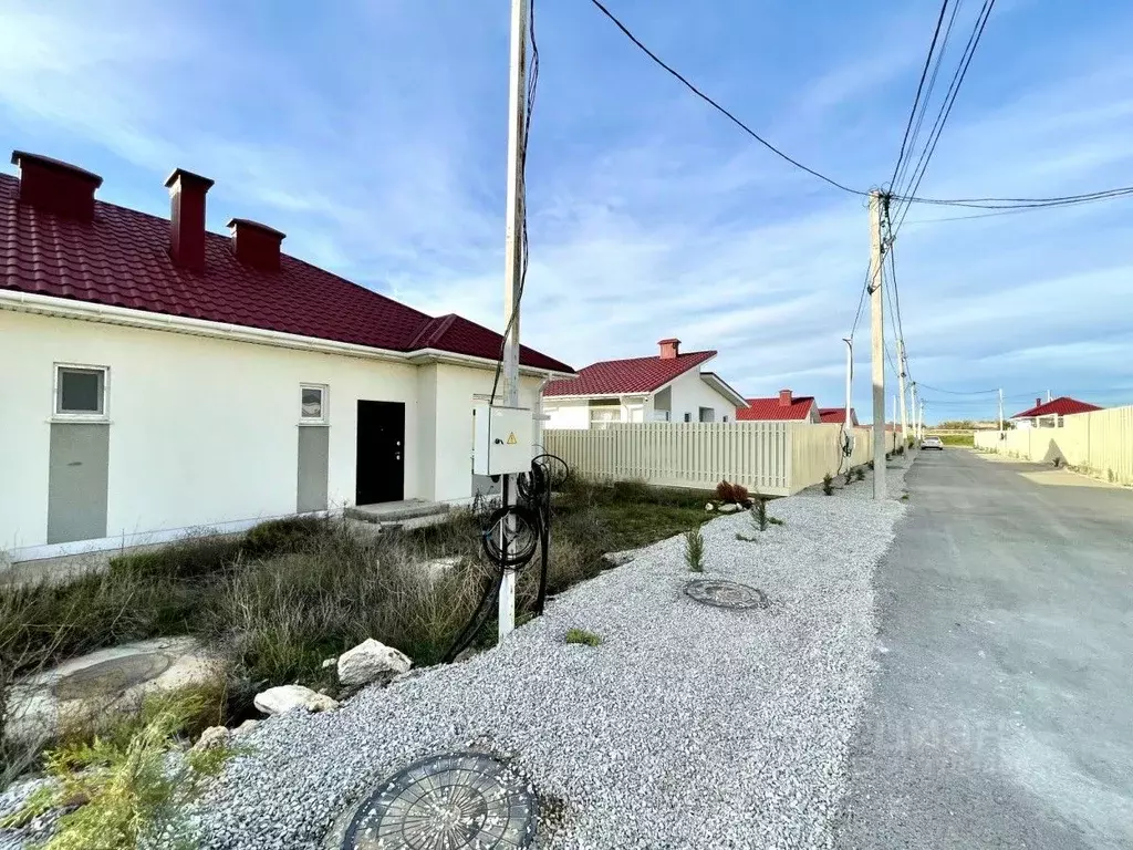 Таунхаус в Крым, Сакский район, Суворовское с/пос, Озера СНТ ул. ... - Фото 2