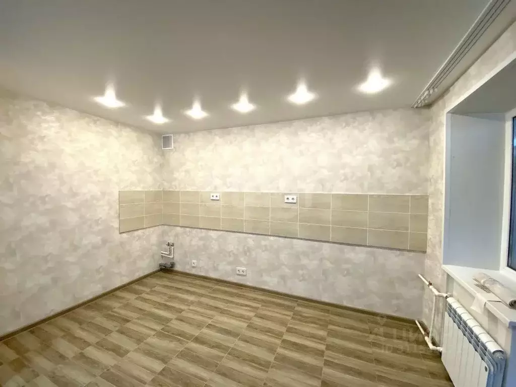 Студия Псковская область, Печоры ул. Ленина, 28 (54.6 м) - Фото 1