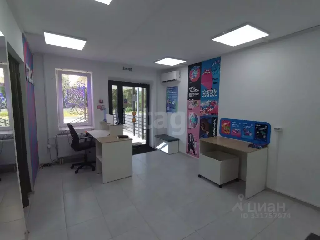 Торговая площадь в Адыгея, Майкоп ул. Владимира Жоги, 4 (42 м) - Фото 1