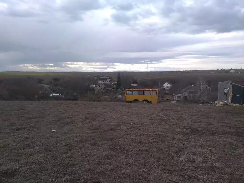 Участок в Крым, Симферопольский район, Перовское с/пос, с. Ключи ул. ... - Фото 1